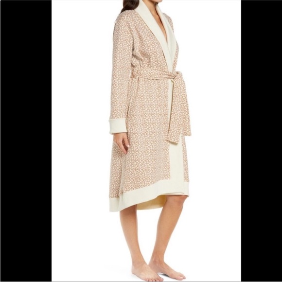 BRAND NEW UGG ROBE UGG - 🐆  DESIGN 🐆 💎💎 50% OFF NWT PRICE - Picture 2 of 5